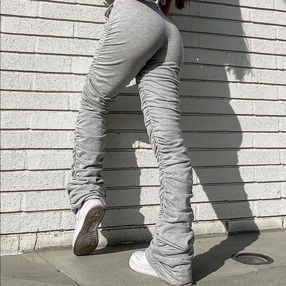 (SOLD❗️) Heather Grey Stacked Pant - Picture 2 of 3